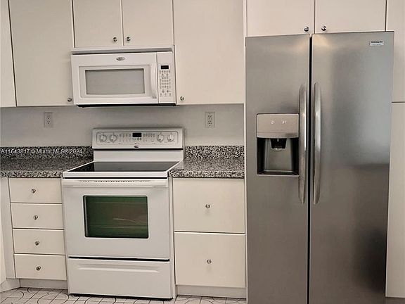 2nd image of 9520 S Hollybrook Lake Dr APT 207