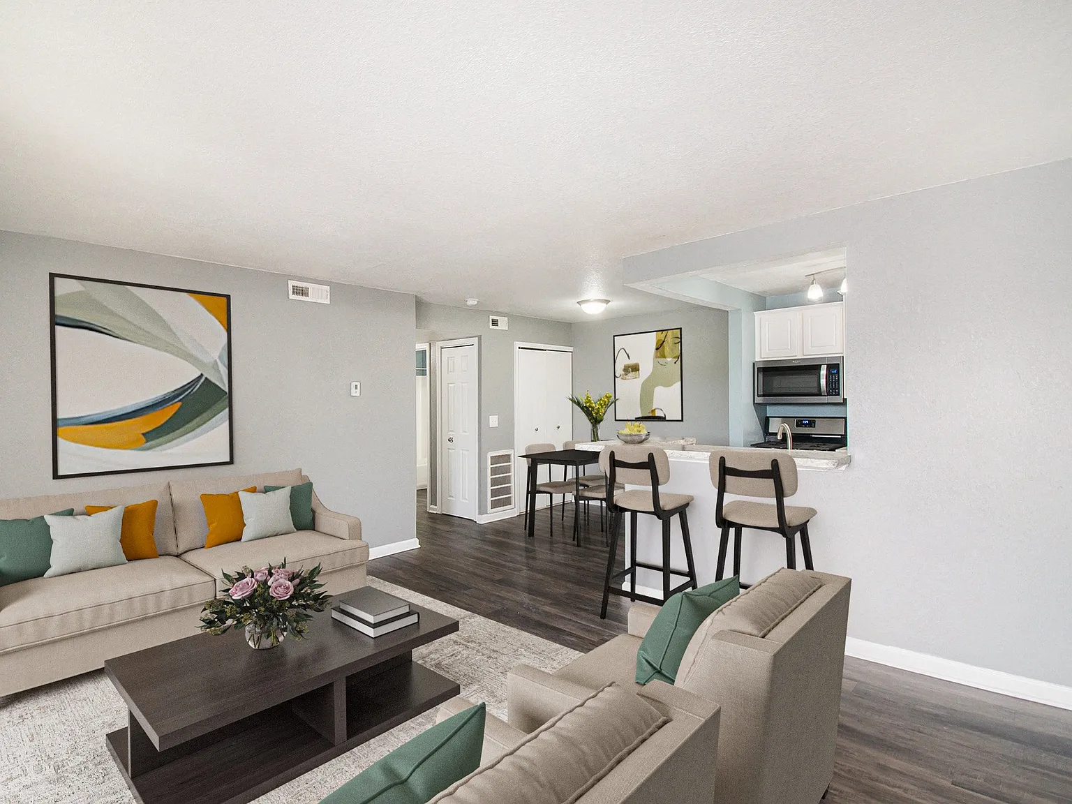 Westfield Club Apartments — Photo 3