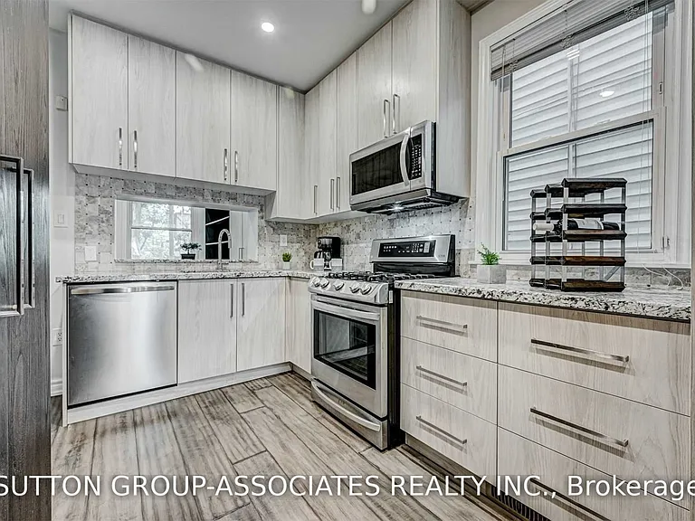 739 Manning Ave — Photo 6