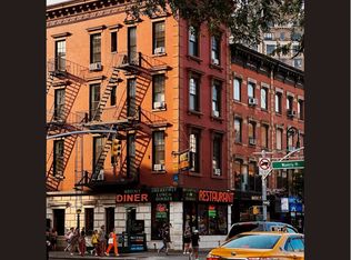 135 Waverly Pl APT 1B, New York, NY 10014