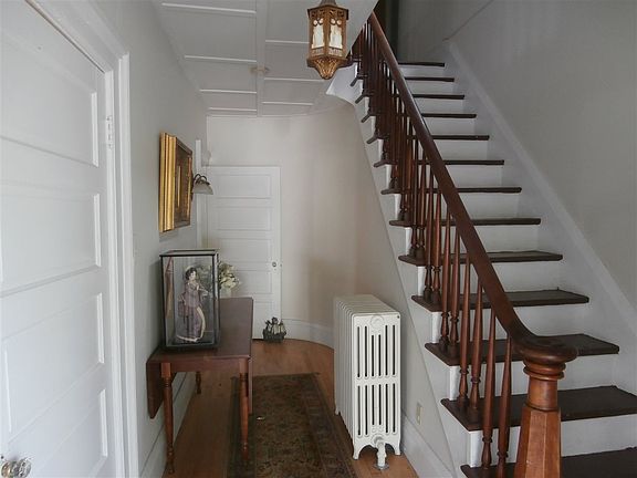 4th image of 411 Morris St