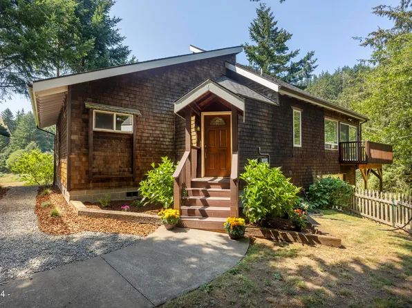 4183 N Beaver Creek Rd, Seal Rock, OR 97376