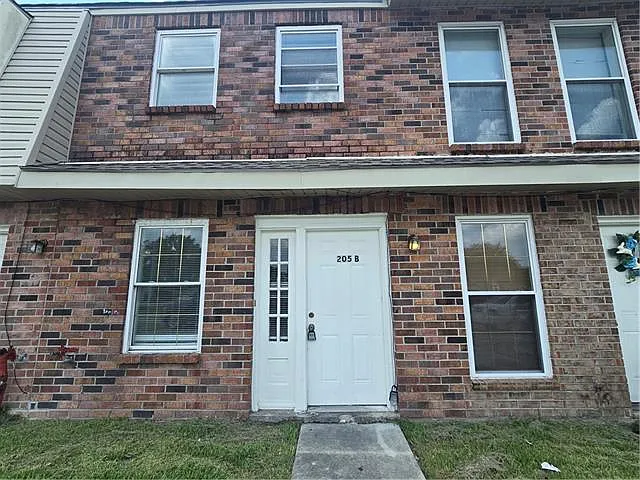 205 Belle Terre Blvd #B