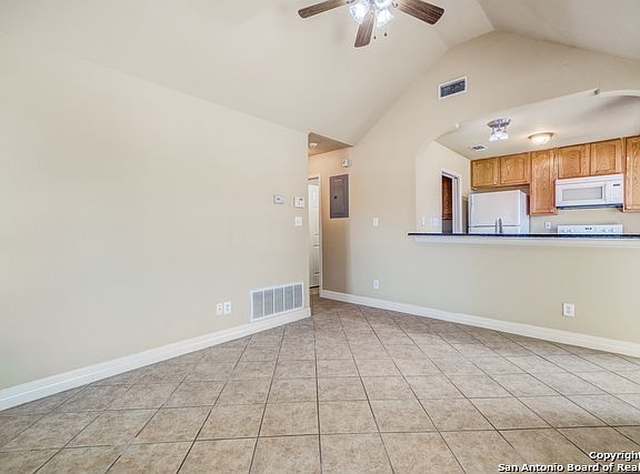 5th image of 159 Ardmore St