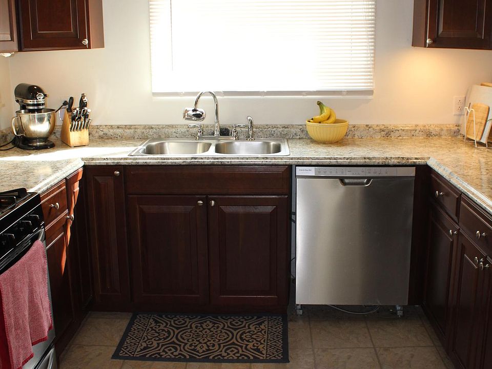 1st image of 37 Crestwood Ave #2