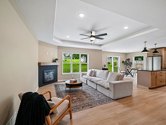 4th image of 104 5th Avenue Ct