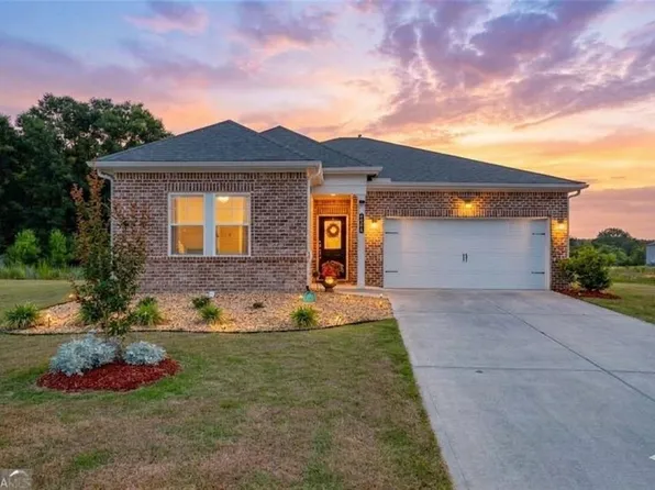 4045 Berry Farm Ct, Loganville, GA 30052