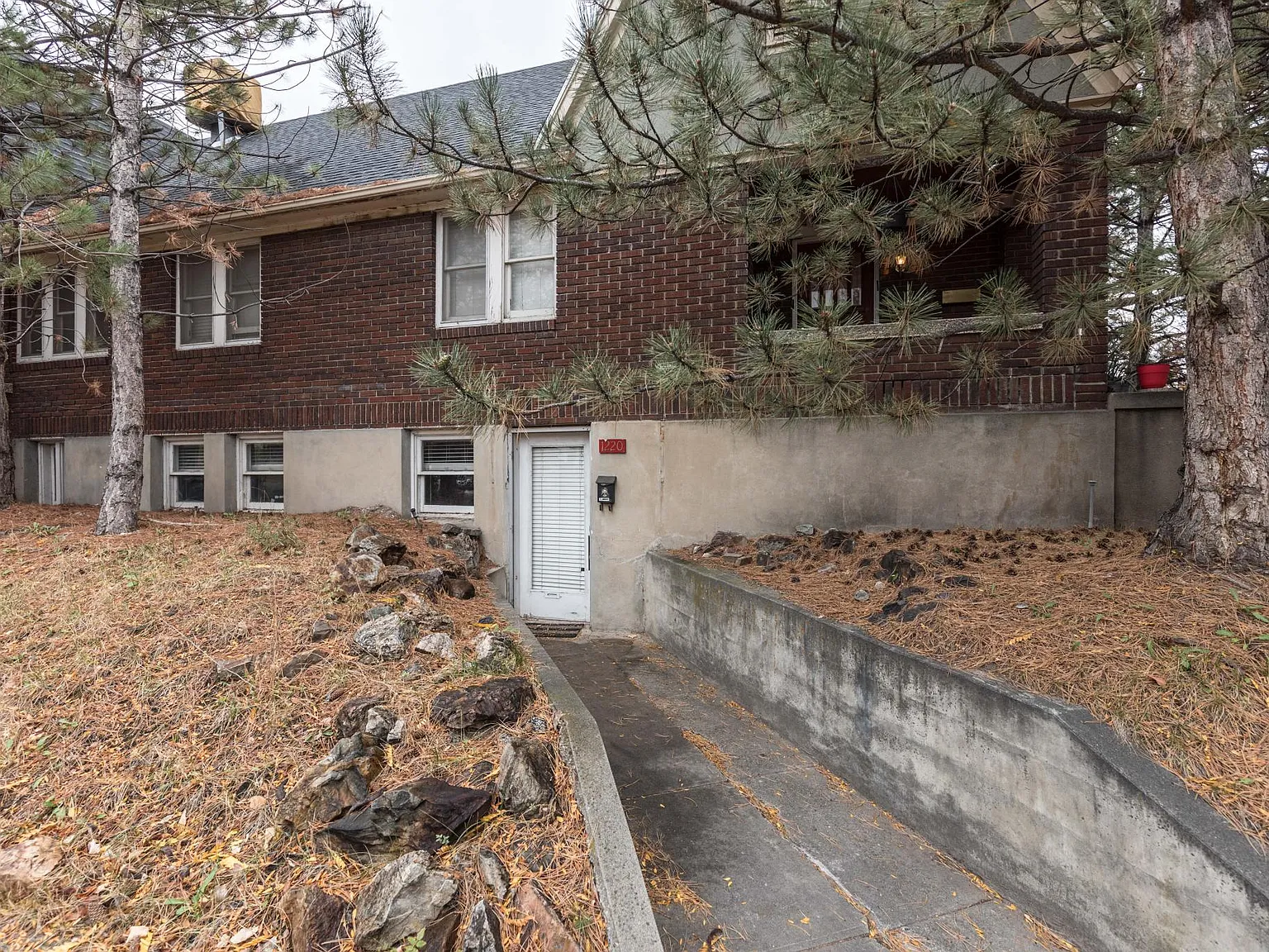 1220 E Whitlock Avenue — Photo 4