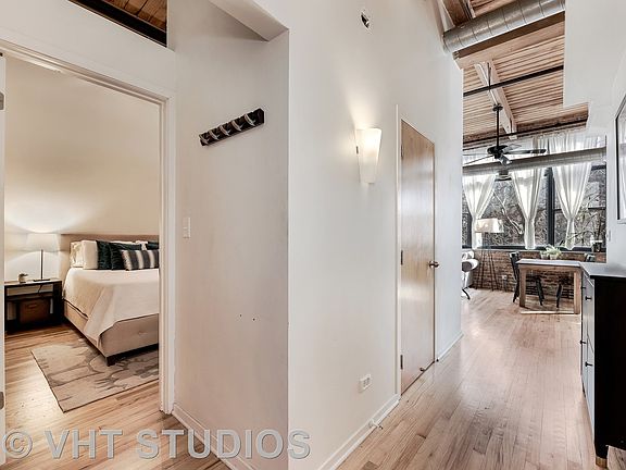 2nd image of 1259 N Wood St APT 206