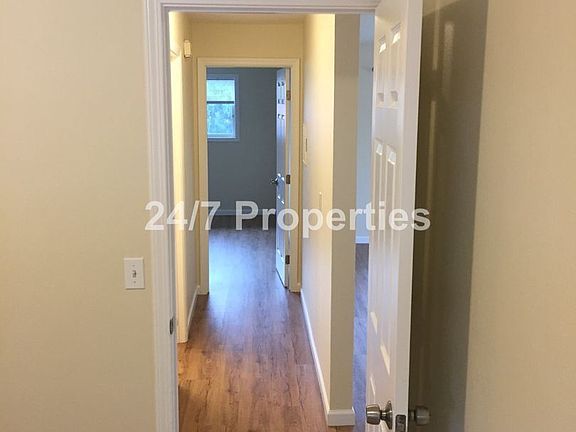 4th image of 1315 NE 181st Ave APT 1