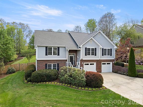 2nd image of 36 Ashley Woods Dr