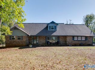 2213 Apache Rd NW, Huntsville, AL 35810