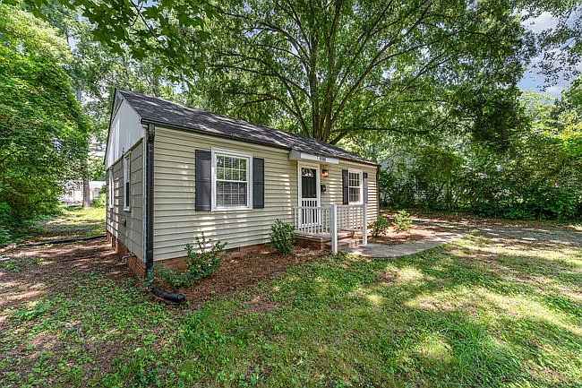 2 bed, 768 sqft, $1,375 — Photo 3
