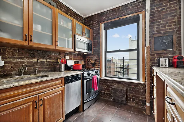 Sold by Compass | media 4