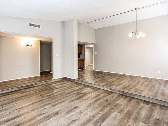 4th image of 2929 Fern Glen Dr