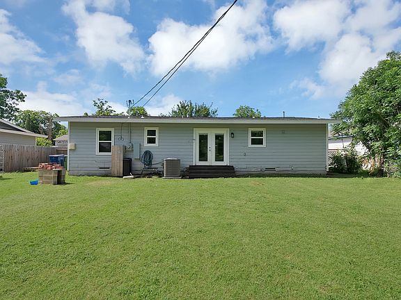 4th image of 113 E Linda Dr