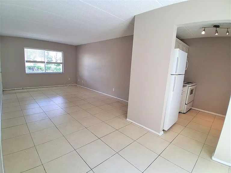 3206 W Azeele St #130 — Photo 6