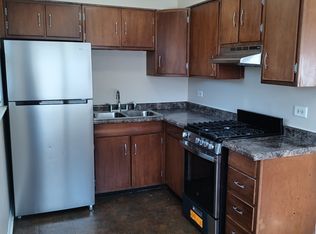 423 Lincoln Ave, Fox River Grove, IL 60021