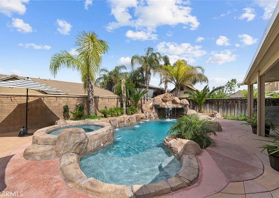 1st image of 292 Gladiolus Way