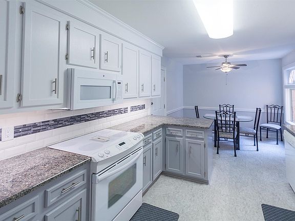 5th image of 119 Hillshire Ct