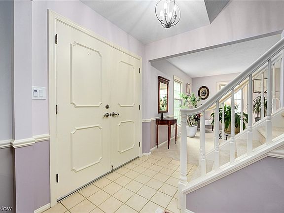 3rd image of 600 Yarmouth Dr
