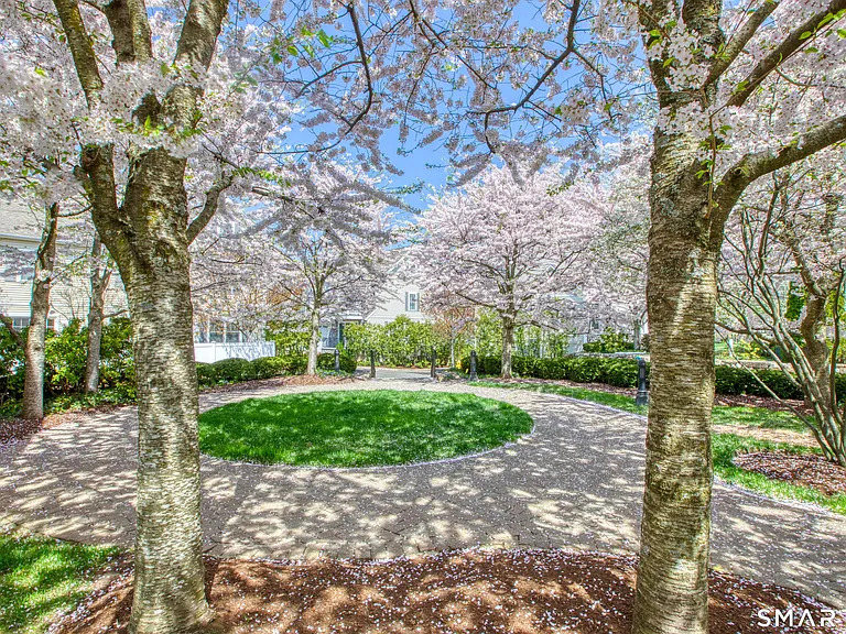 39 Maple Tree Ave #52 — Photo 3