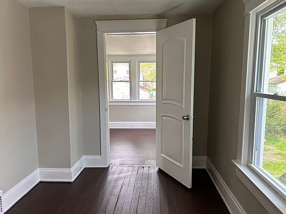 5th image of 125 E Emerling Ave