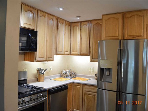 3rd image of 4645 Cromwell Ln