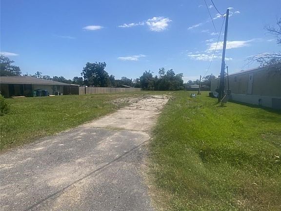 2nd image of 1103 Gulf Ln