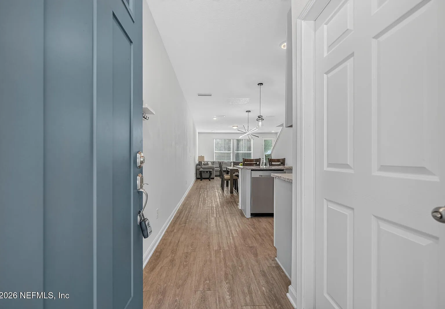 3 bed, 2.5 bath, 1484 sqft, $2,100 — Photo 4