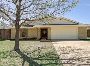 910 Via Valencia, Mesquite, TX 75150