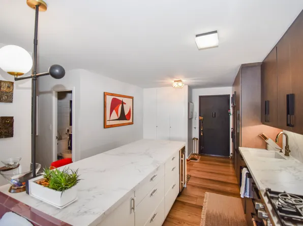 75 Henry Street image 4 of 10