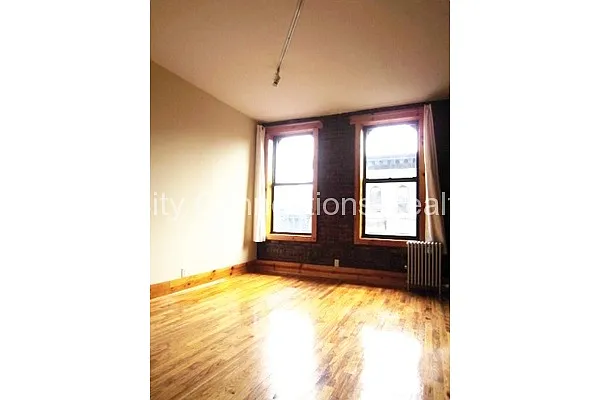 Rented by City Connections Realty | media 16