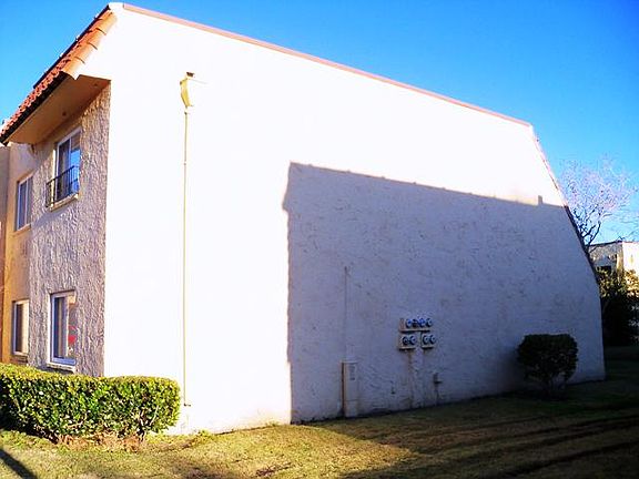 4th image of 3918 La Mirada Dr N Unit 1