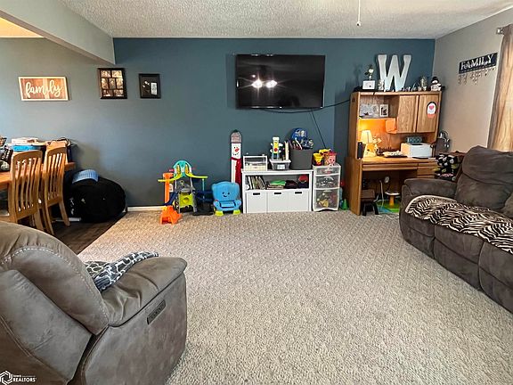 4th image of 1008 Gordon Dr