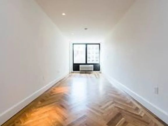 5th image of 1 Duffield St #114