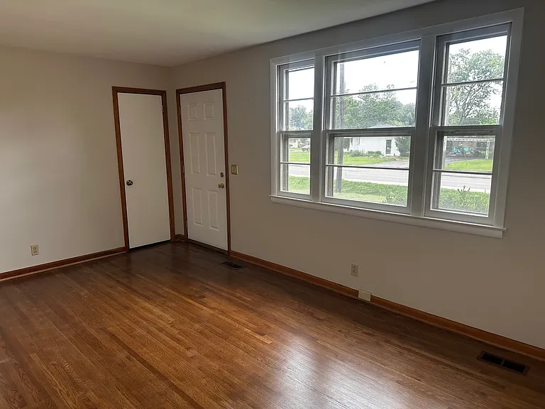 3834 Plantation Dr — Photo 2