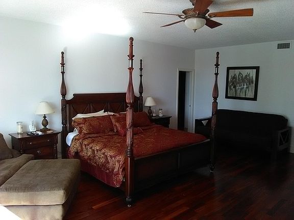 3rd image of 3972 N Ocean Dr #5