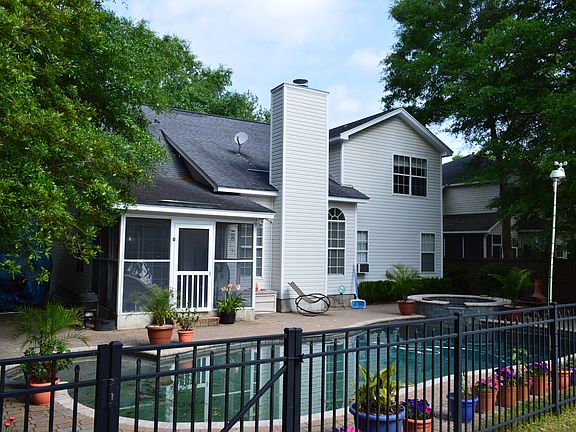 4th image of 723 Majestic Oak Dr
