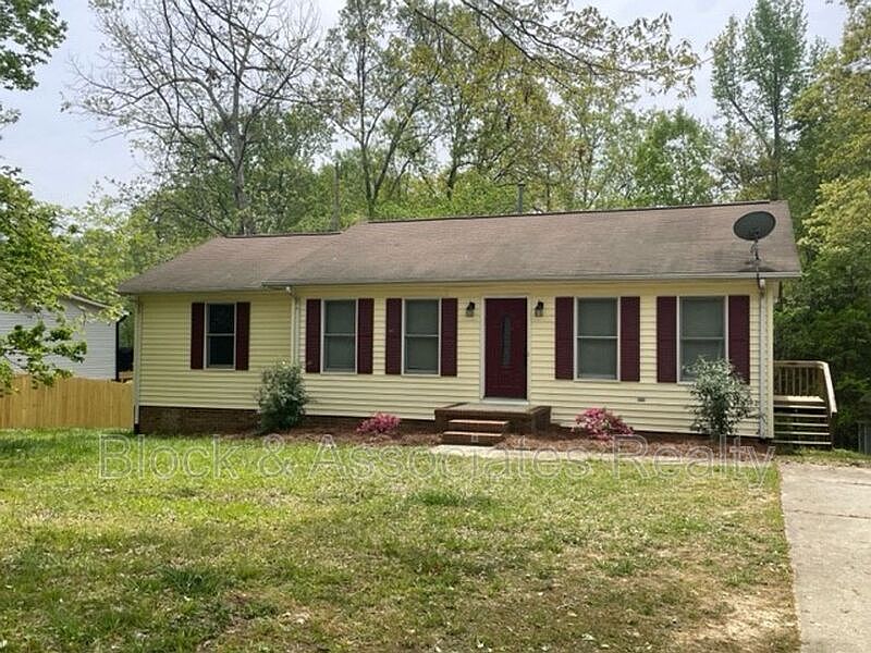 1st image of 8 Bradsher Ct