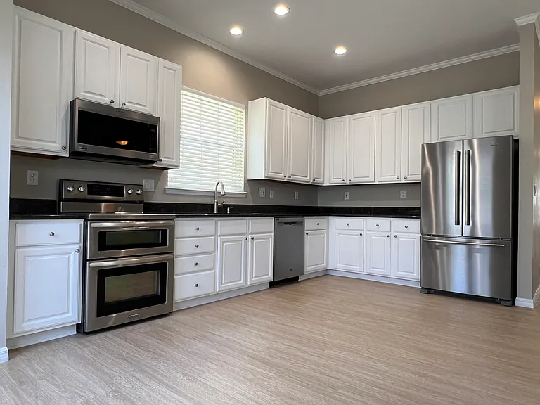 502 Greenbrier Ave — Photo 10