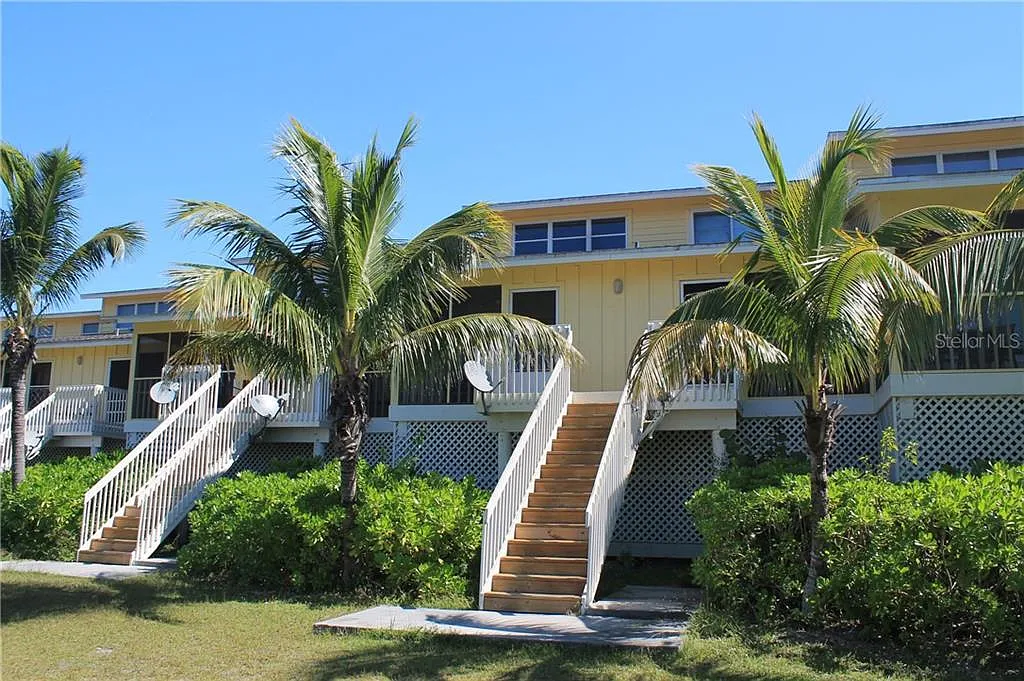 2 bed, 946 sqft, $5,850 — Photo 1