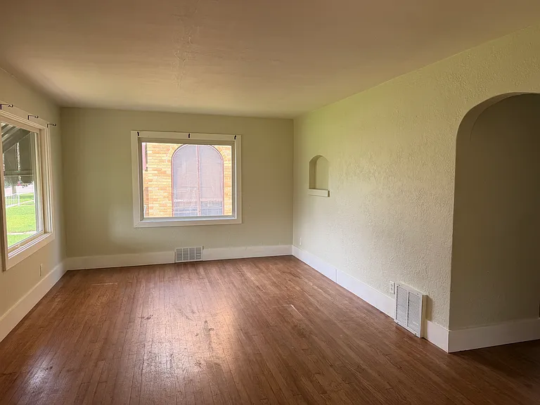 2431 Prast Blvd — Photo 2