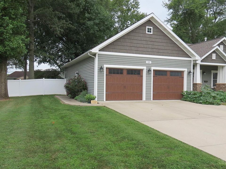 1st image of 929 S Lake Dr