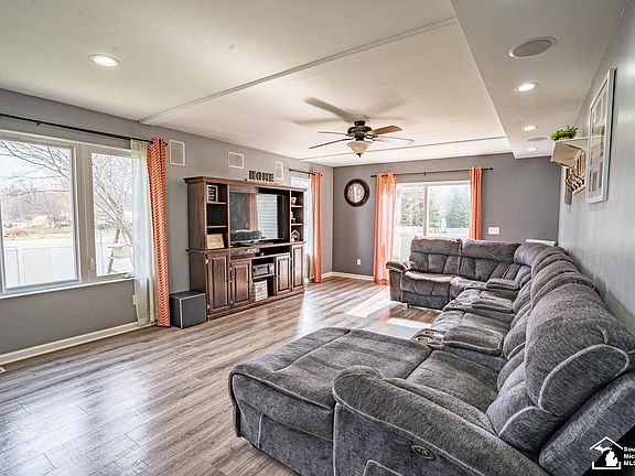 5th image of 835 Golf Ridge Cir