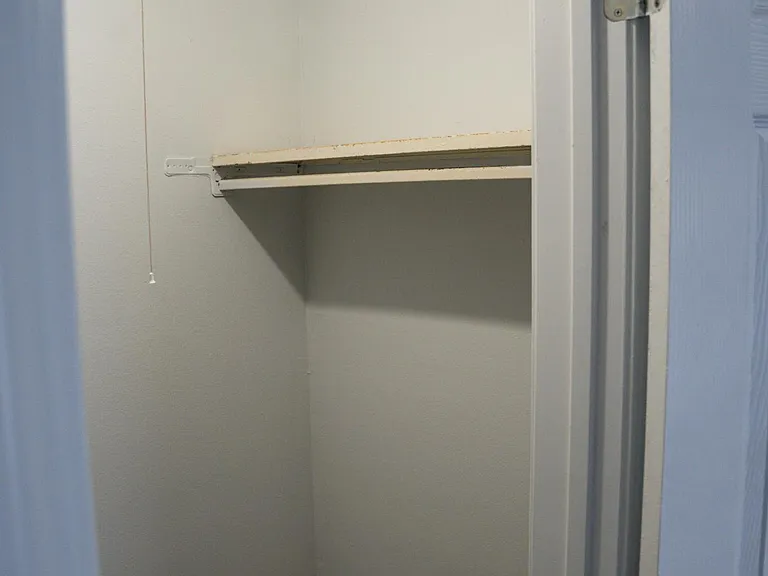 Oak Lane Apartments — Photo 29