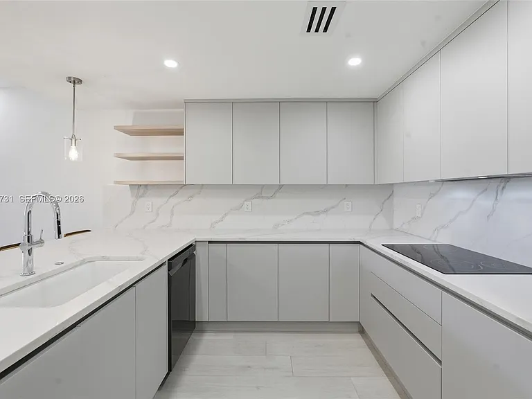 251 Crandon Blvd #202 — Photo 4