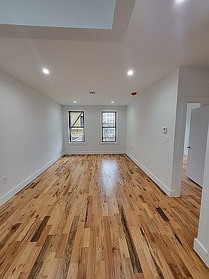 2nd image of 195 Herzl St #2