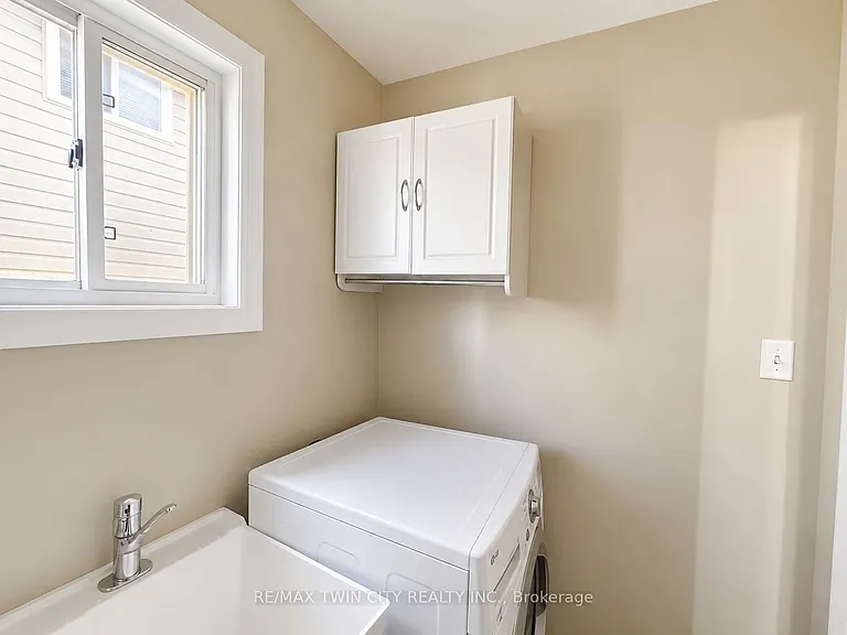 72 Newcastle Dr — Photo 28