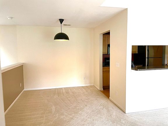 4th image of 1321 Addington Ln